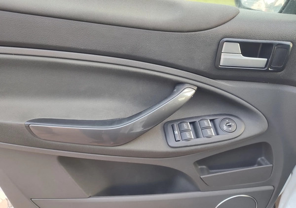 Ford Kuga cena 35999 przebieg: 207000, rok produkcji 2011 z Poniatowa małe 67